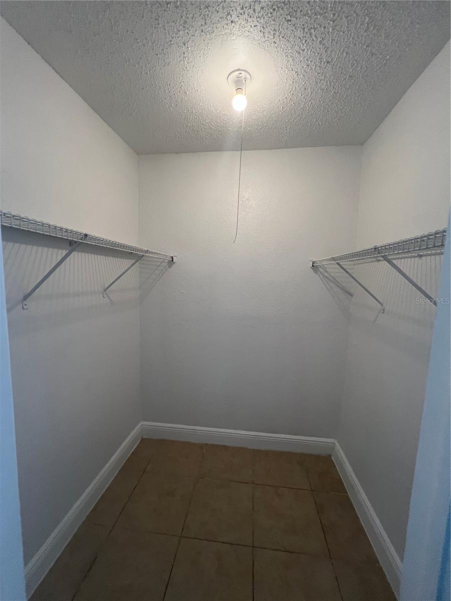 Image 17 of 25 For 1948 Lake Atriums Circle 127