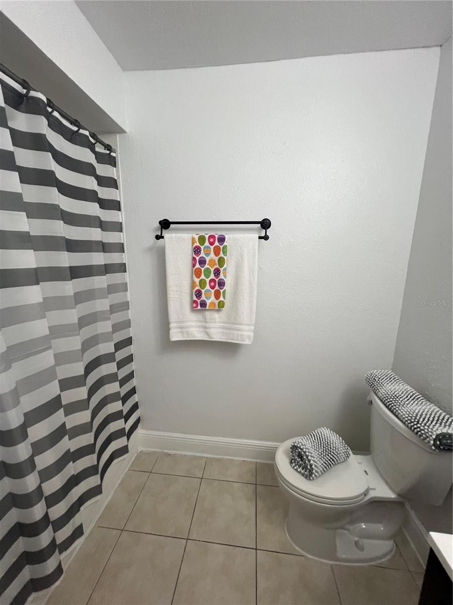 Image 18 of 25 For 1948 Lake Atriums Circle 127