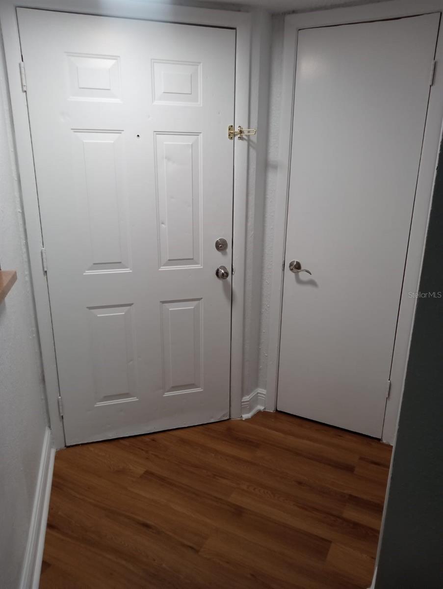 Image 6 of 25 For 1948 Lake Atriums Circle 127