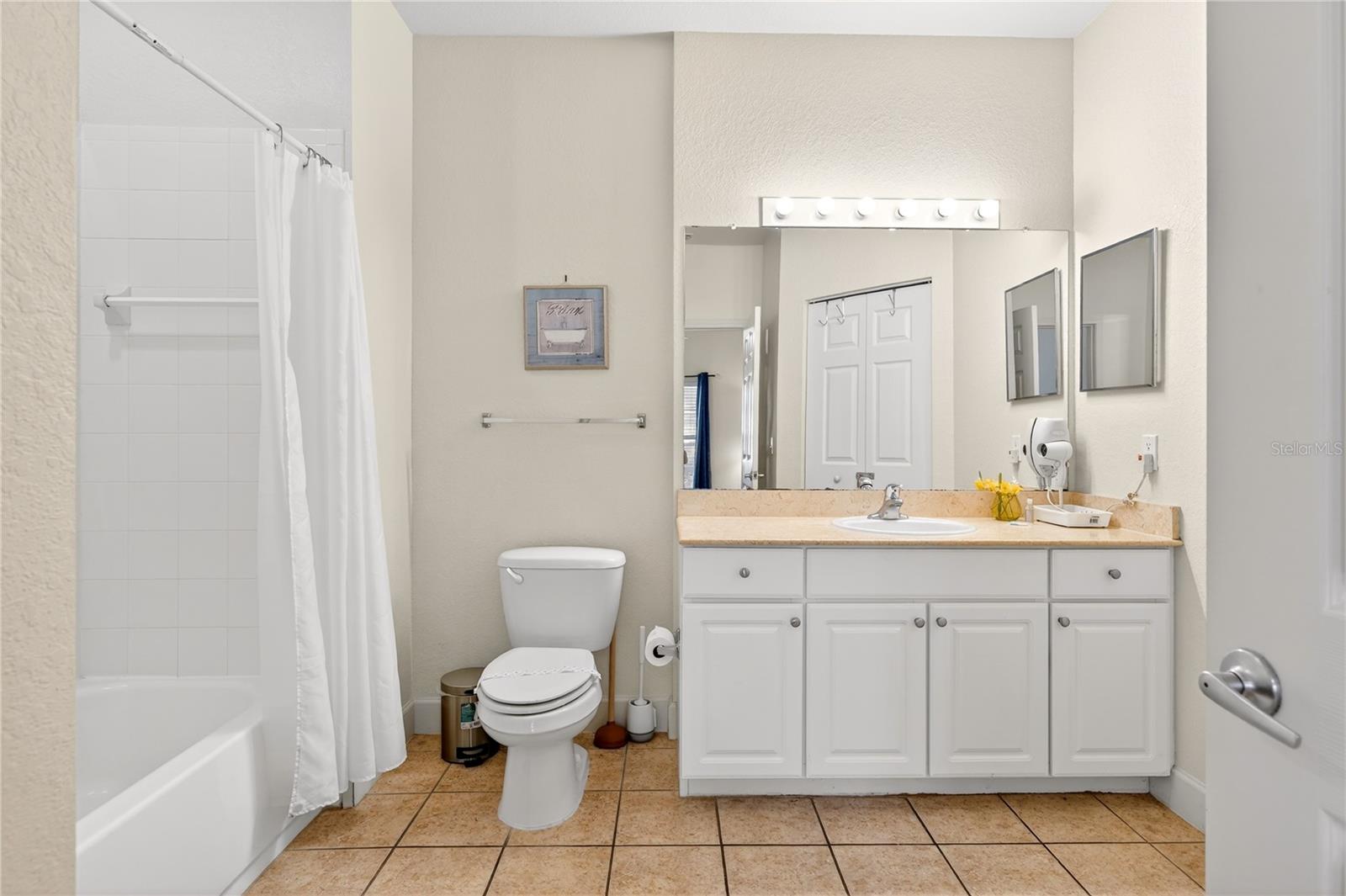 Image 18 of 55 For 2950 Lucayan Harbour Cir 105