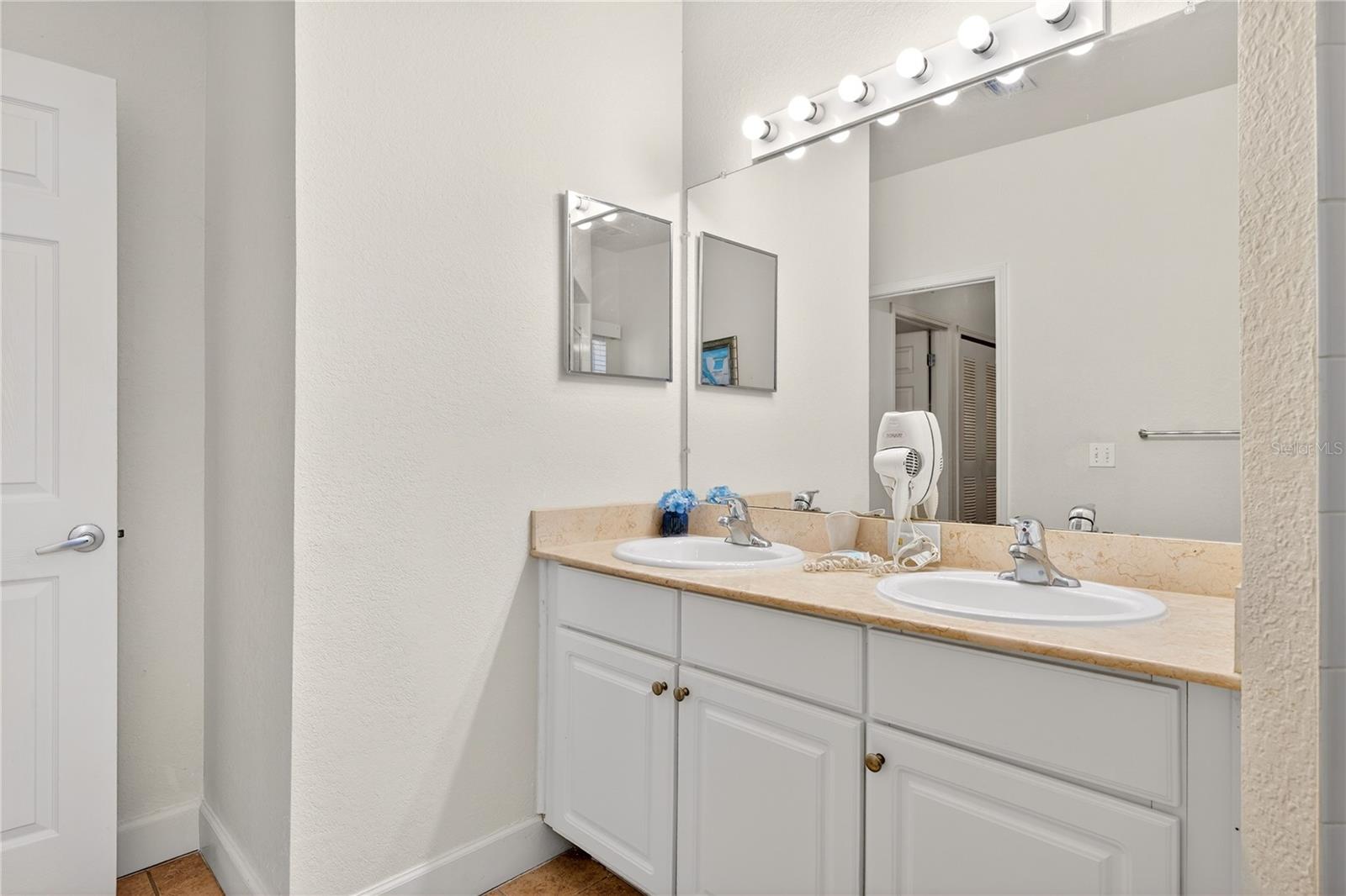 Image 40 of 55 For 2950 Lucayan Harbour Cir 105