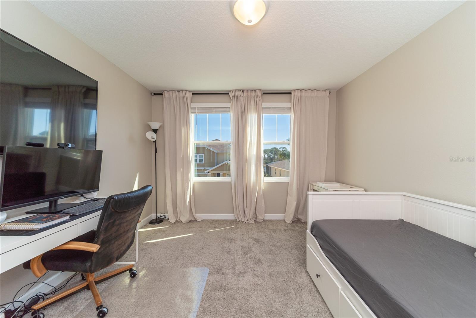 Image 47 of 63 For 11012 Robert Frost Drive