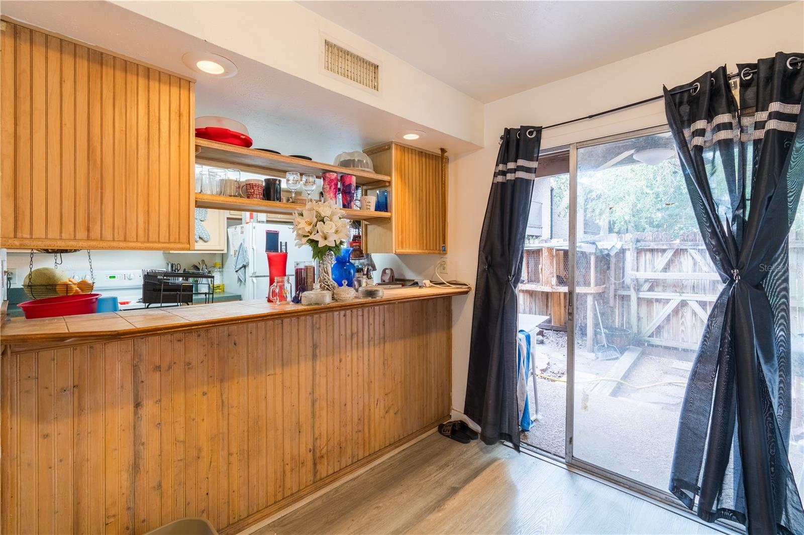 Image 6 of 22 For 4004 Barwood Drive 3804