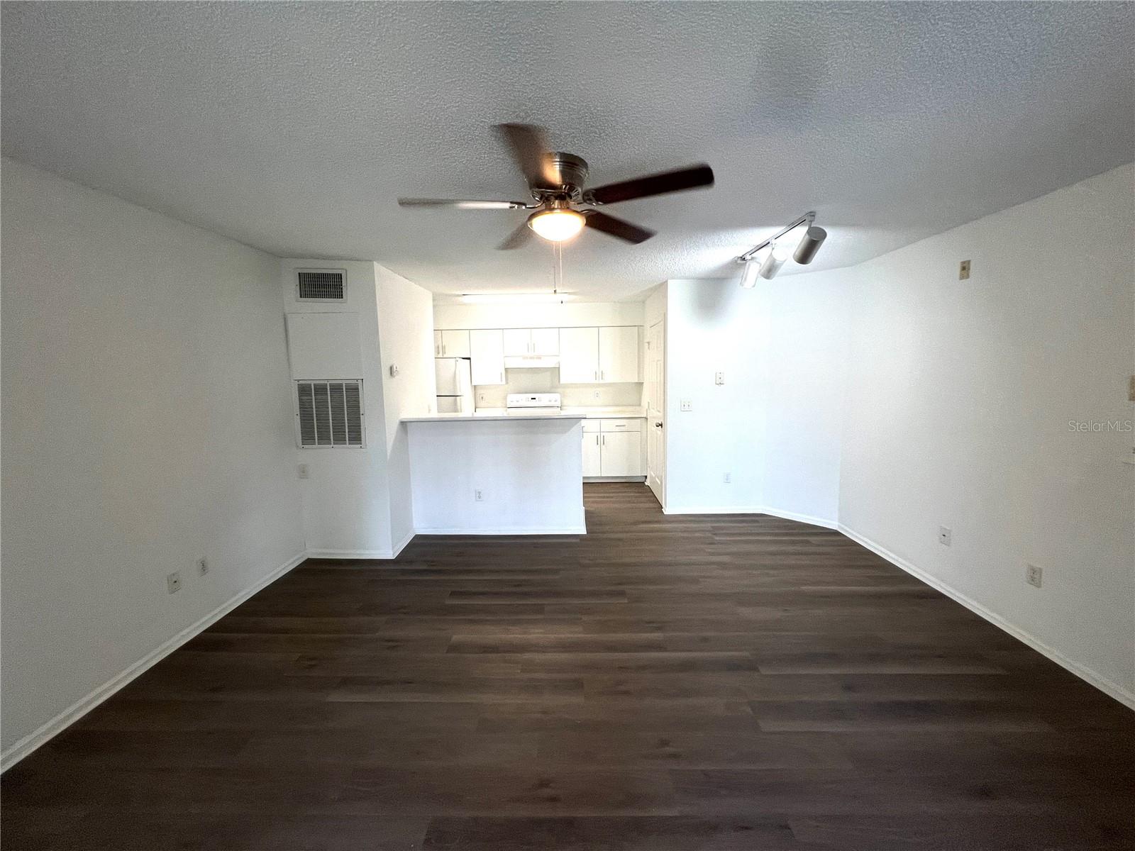 Image 12 of 31 For 2203 Yankee Place 204