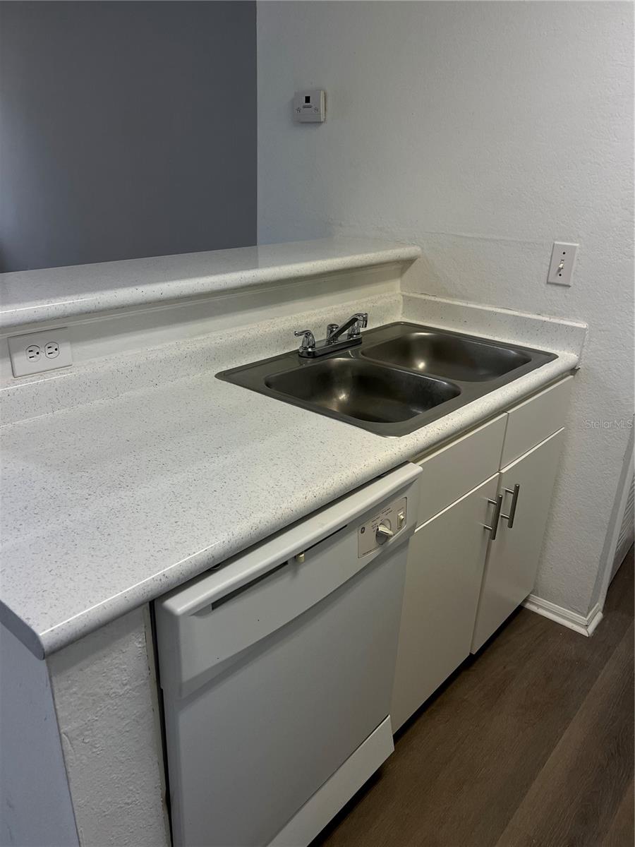 Image 20 of 31 For 2203 Yankee Place 204