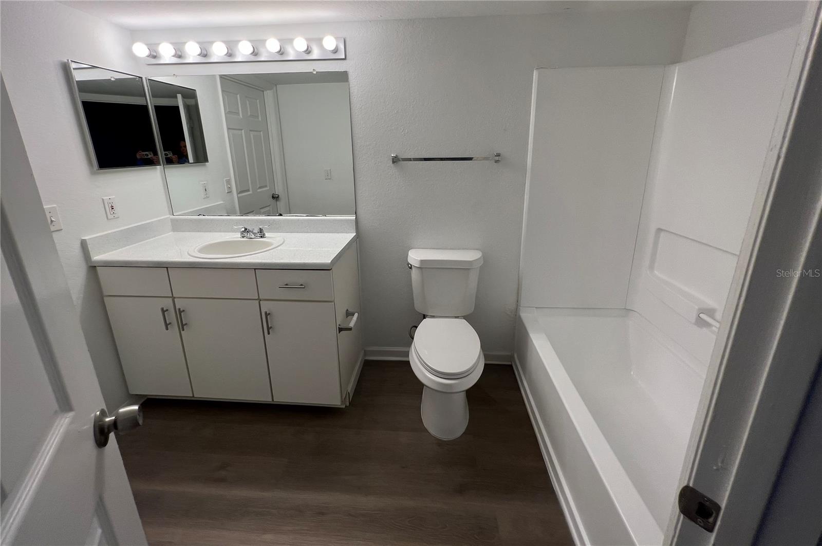 Image 22 of 31 For 2203 Yankee Place 204