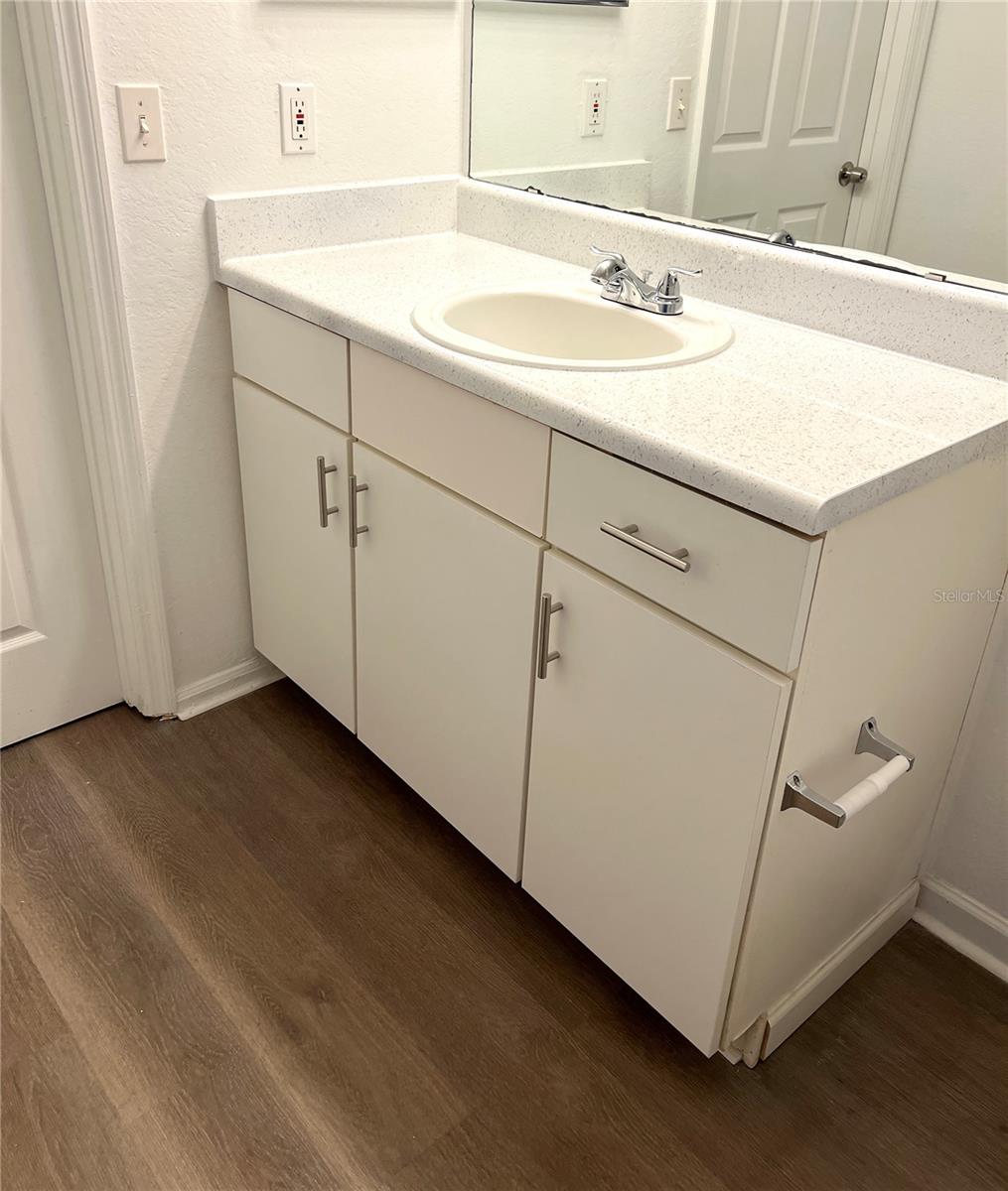 Image 25 of 31 For 2203 Yankee Place 204