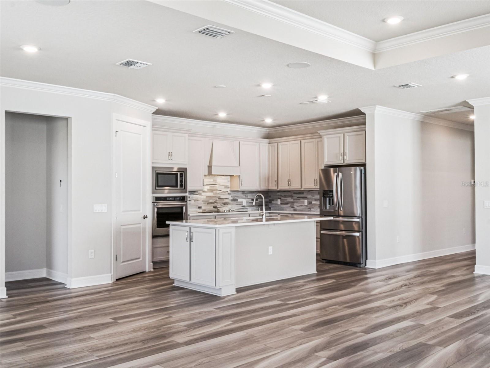 Image 8 of 46 For 13343 Sunny Retreat Lane