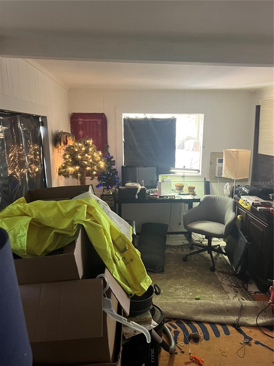 Image 16 of 31 For 118 Creekside Road