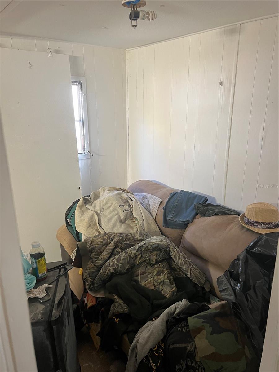 Image 21 of 31 For 118 Creekside Road