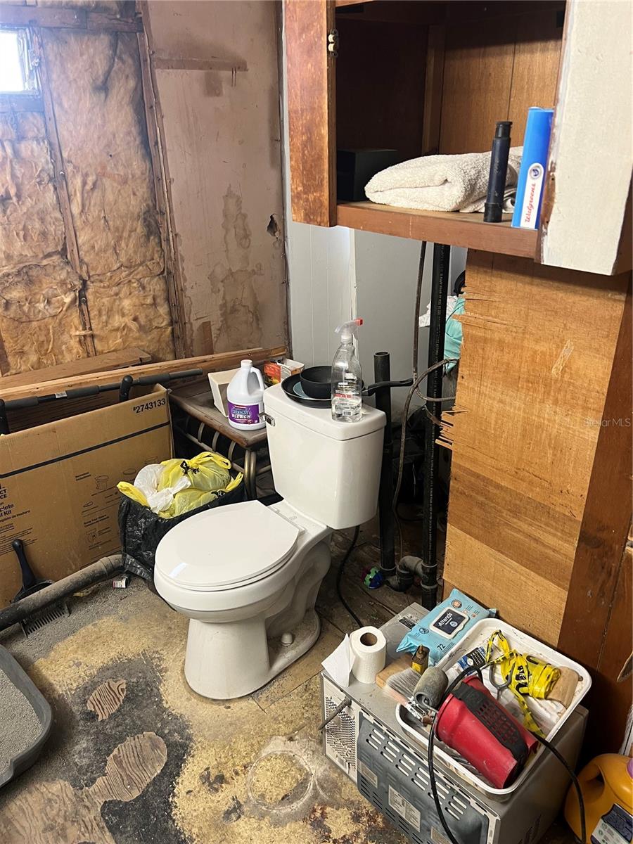 Image 22 of 31 For 118 Creekside Road