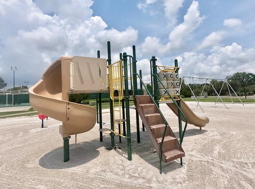 Image 32 of 38 For 3704 Southpointe Drive U-2