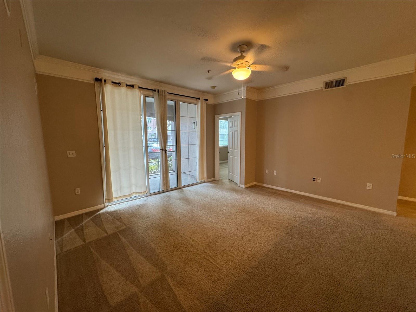 Listing photo id 5 for 6685 Queens Borough Avenue 107