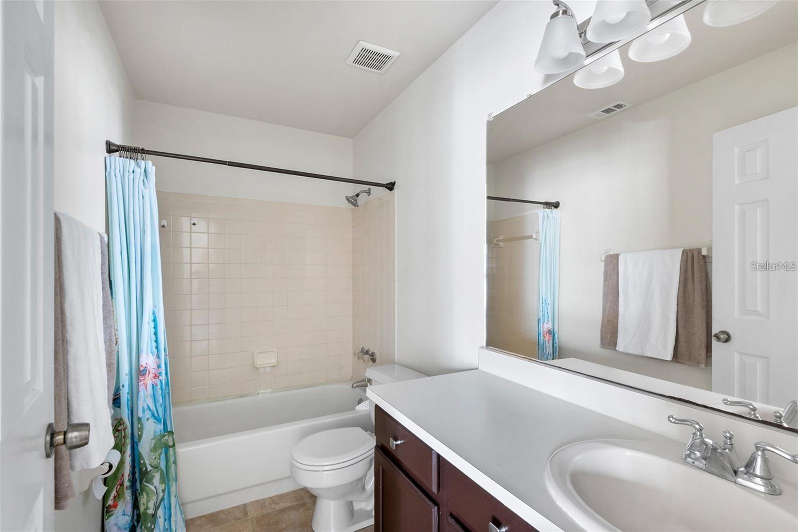 Image 10 of 16 For 709 Youngstown Parkway 368