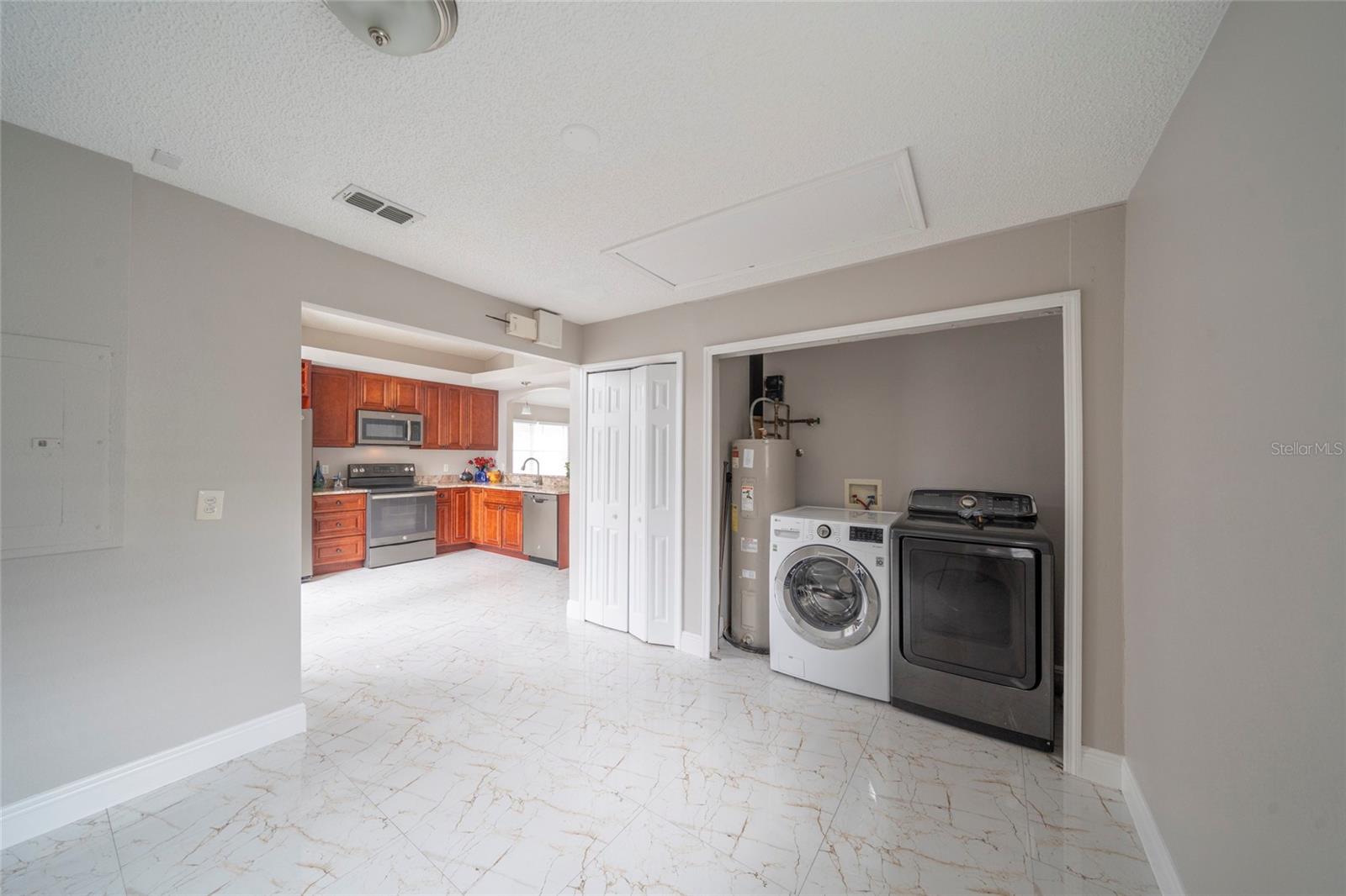 Image 10 of 19 For 10201 Vista Cove Lane