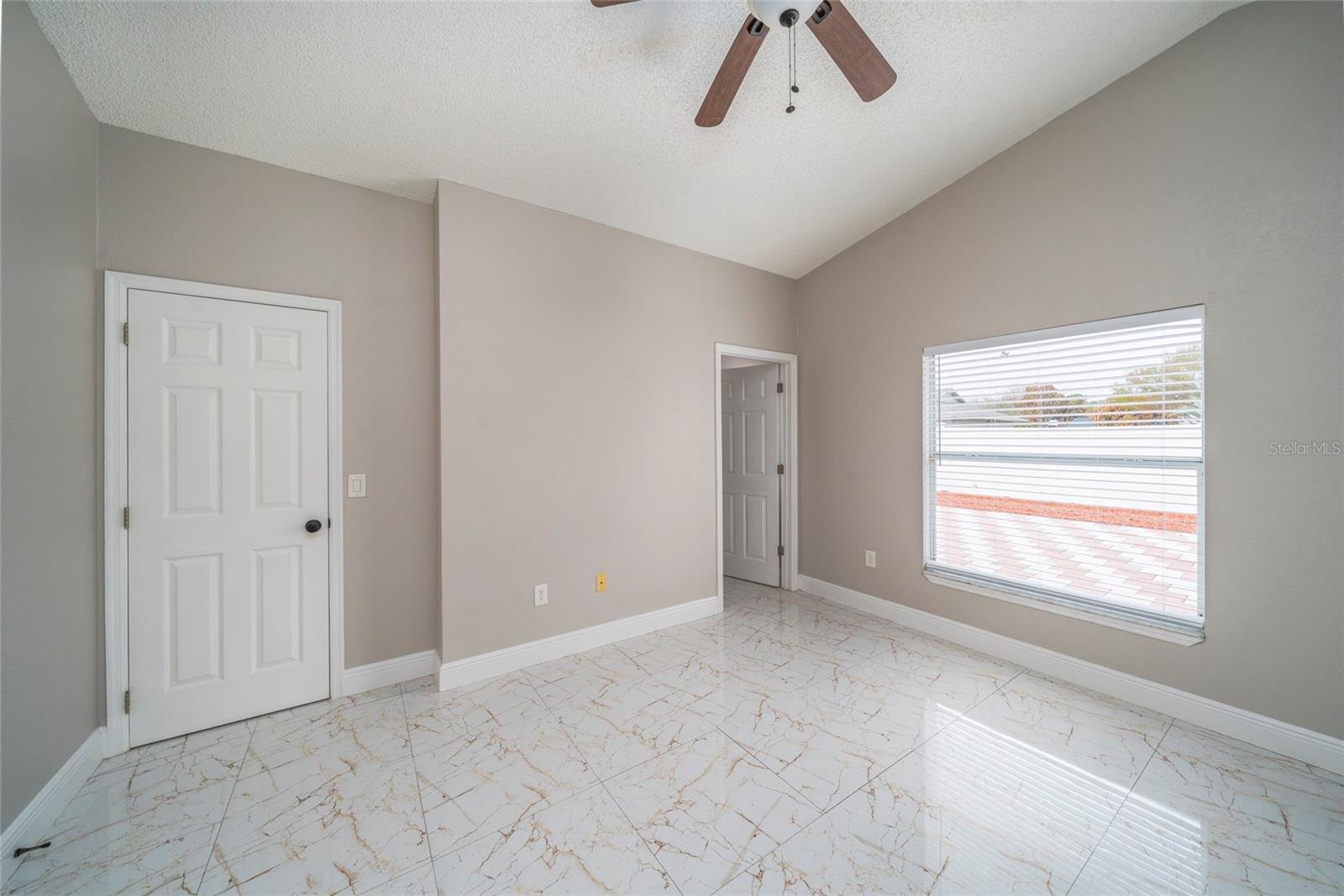 Image 12 of 19 For 10201 Vista Cove Lane