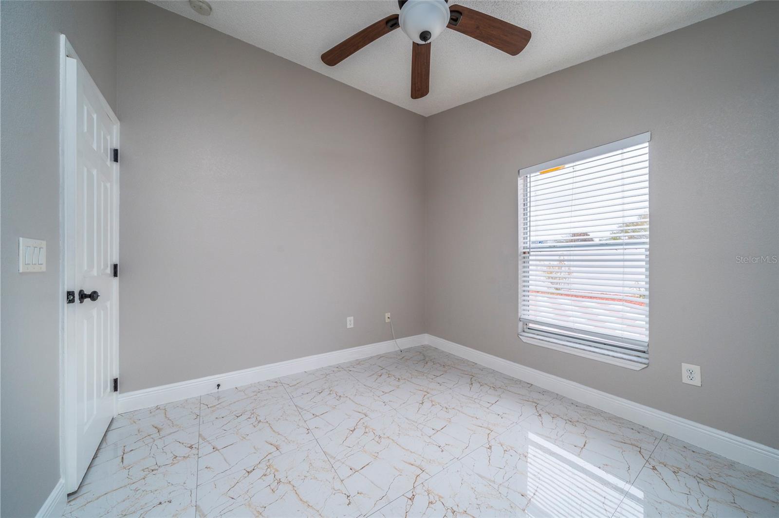 Image 14 of 19 For 10201 Vista Cove Lane