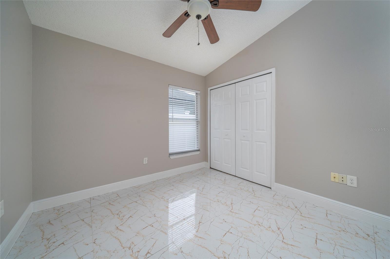 Image 15 of 19 For 10201 Vista Cove Lane