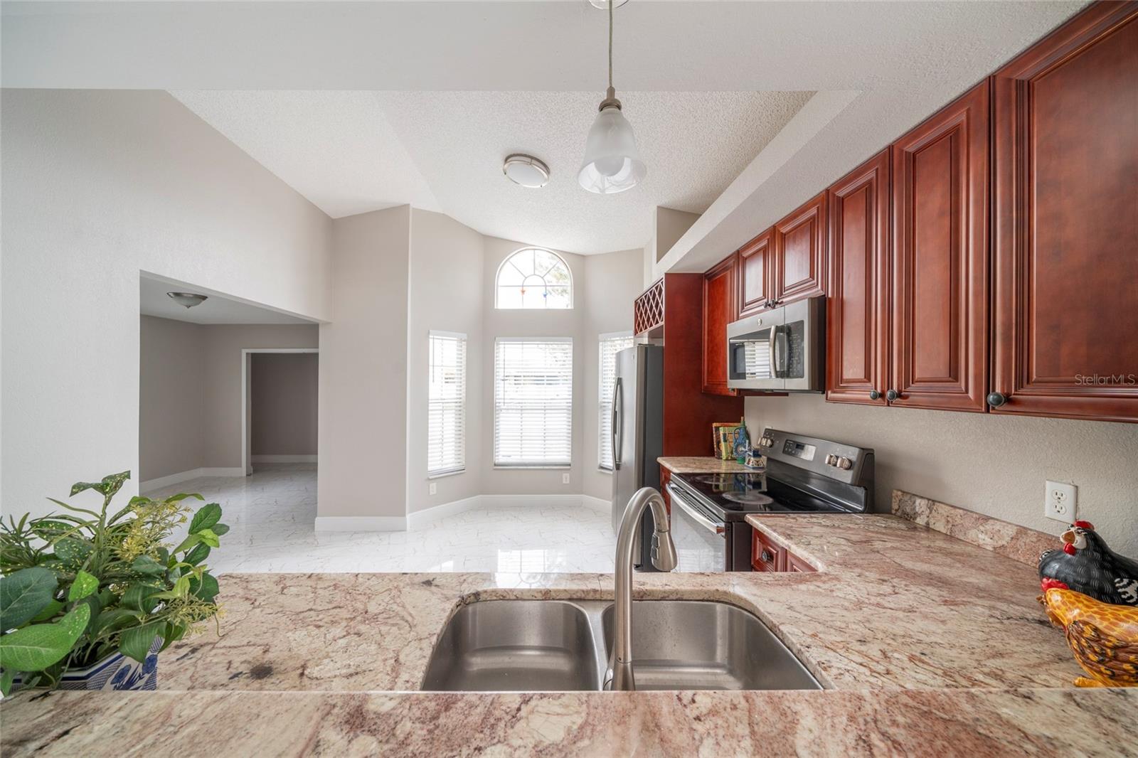 Image 6 of 19 For 10201 Vista Cove Lane