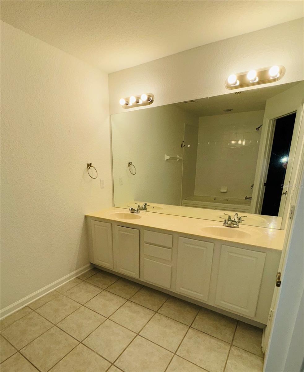 Image 22 of 29 For 6360 Ranelagh Drive 105