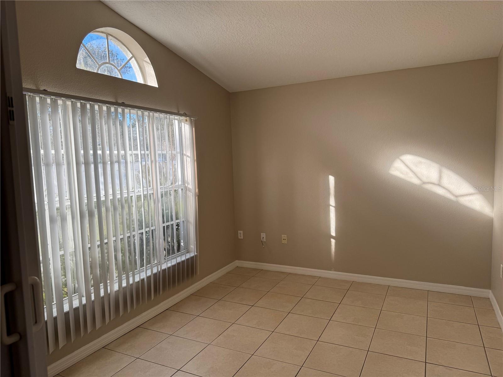 Image 4 of 26 For 1604 Sage Creek Court