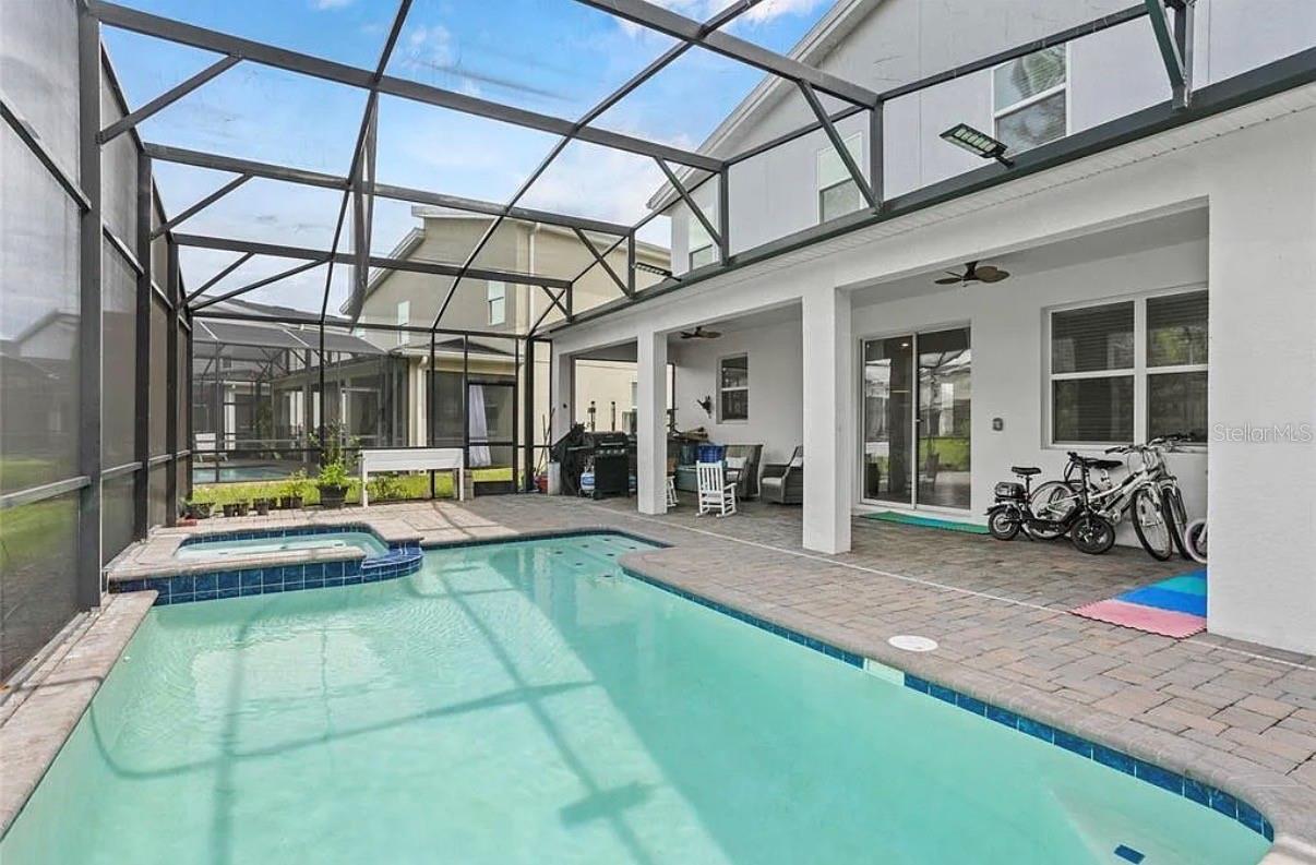 Image 18 of 24 For 4585 Target Boulevard