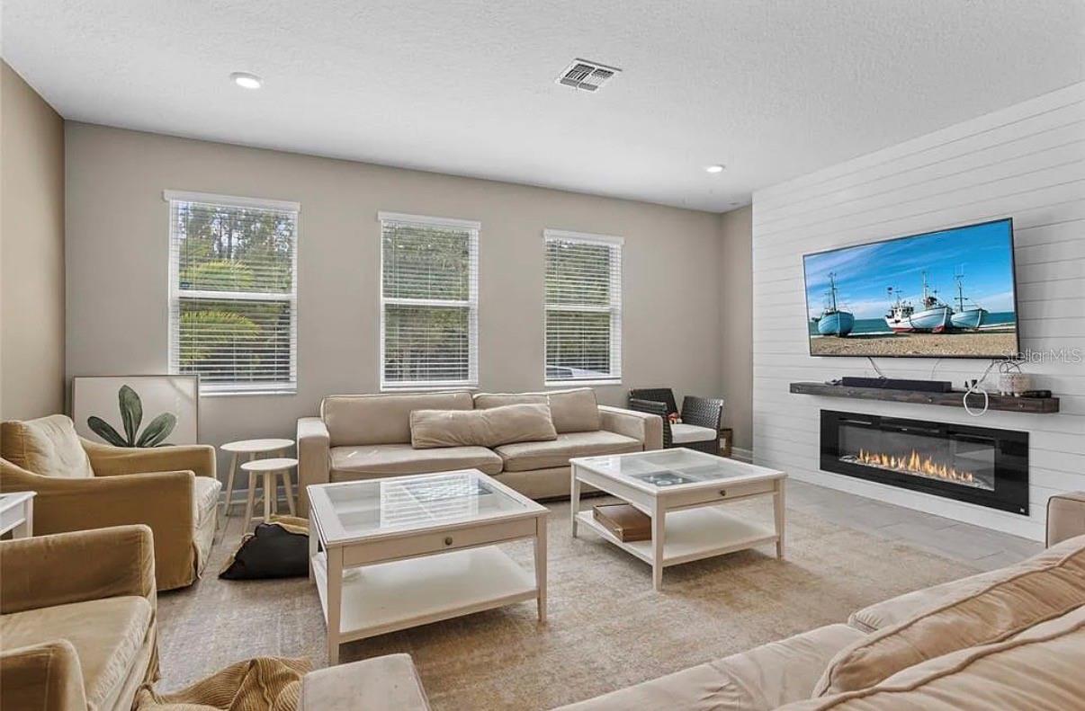 Image 4 of 24 For 4585 Target Boulevard