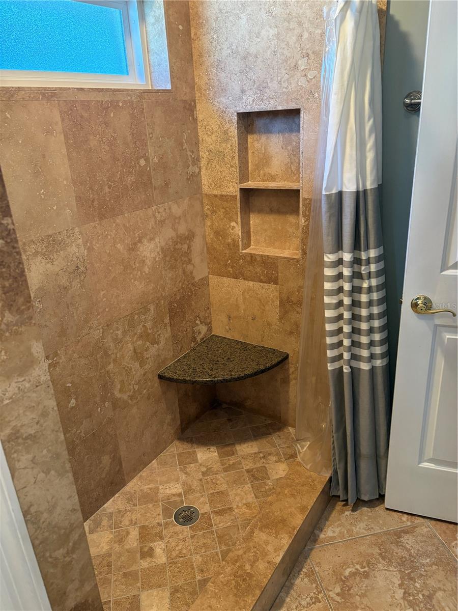 Image 24 of 54 For 8045 Landgrove Court