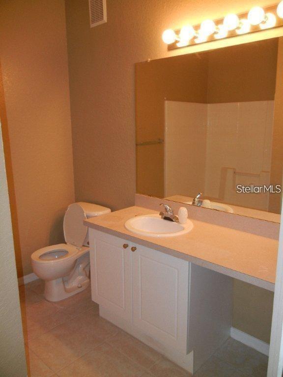 Listing photo id 12 for 873 Grand Regency Pointe  105