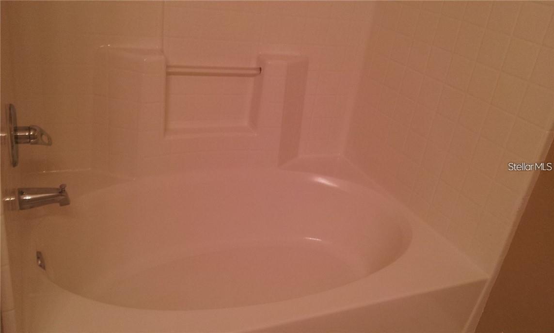 Listing photo id 13 for 873 Grand Regency Pointe  105