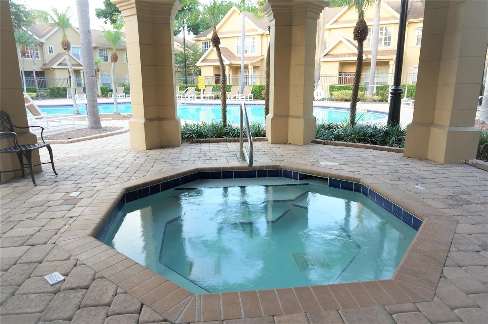 Listing photo id 20 for 873 Grand Regency Pointe  105