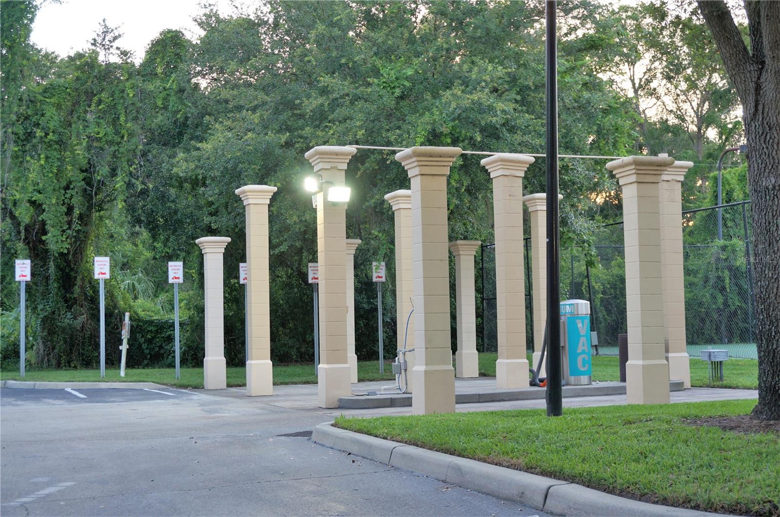 Listing photo id 22 for 873 Grand Regency Pointe  105