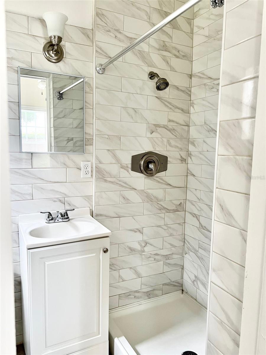 Image 12 of 13 For 1300 Indiana Avenue A