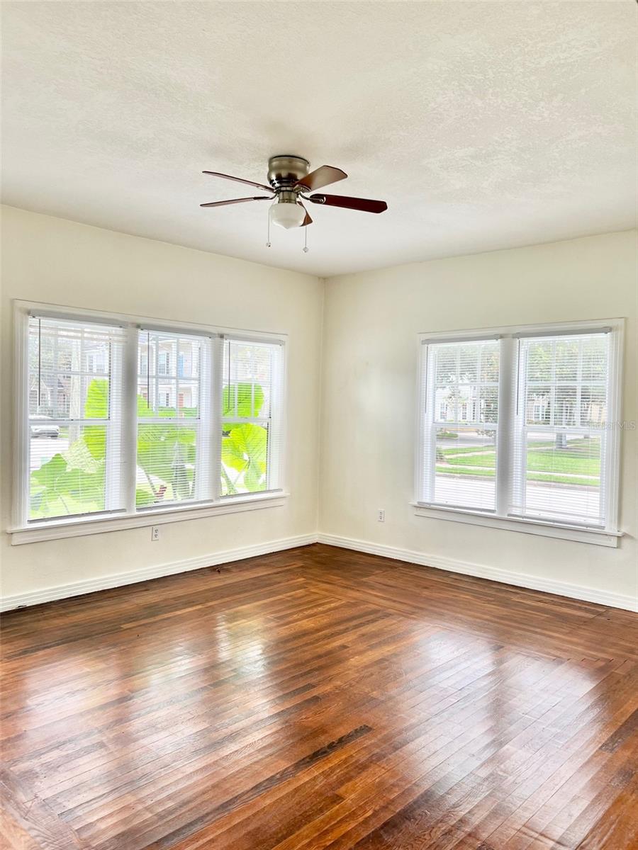 Image 3 of 13 For 1300 Indiana Avenue A