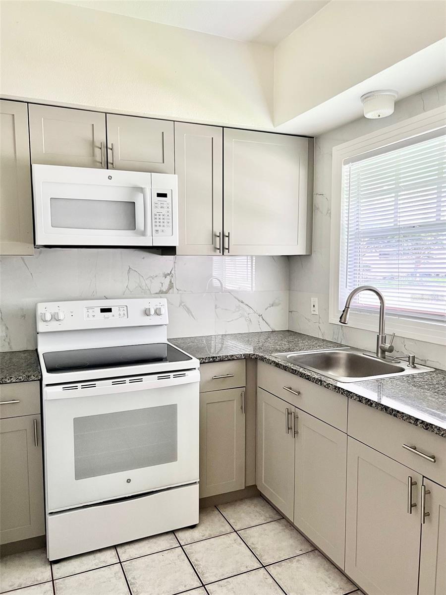 Image 6 of 13 For 1300 Indiana Avenue A