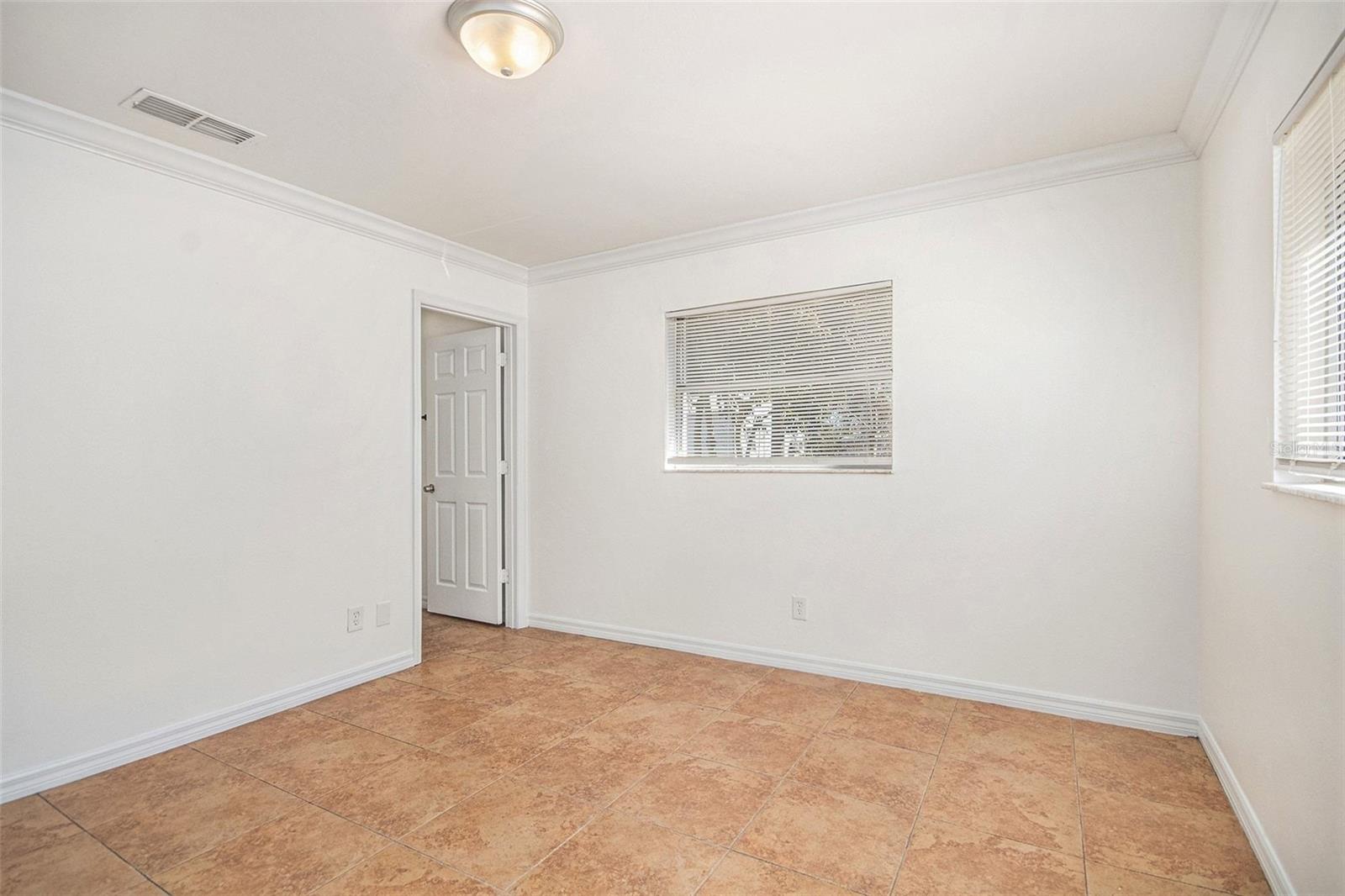 Image 13 of 28 For 2971 Pioneer Street