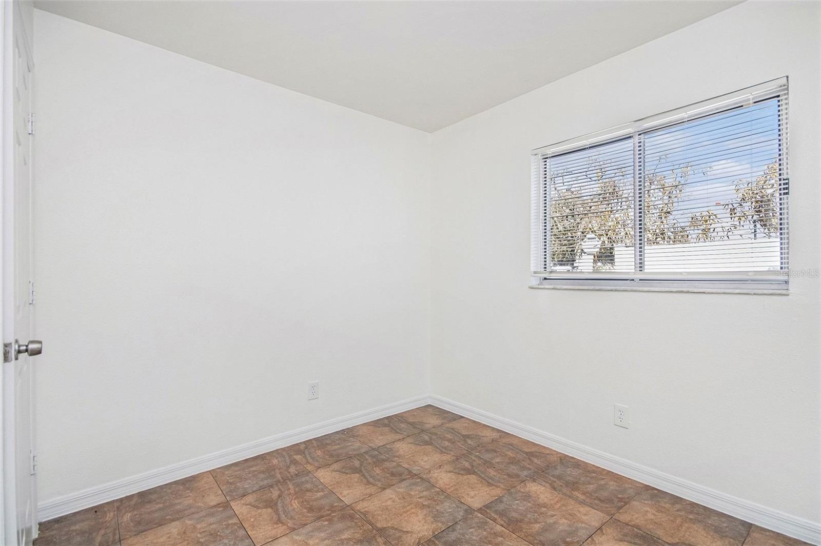 Image 15 of 28 For 2971 Pioneer Street