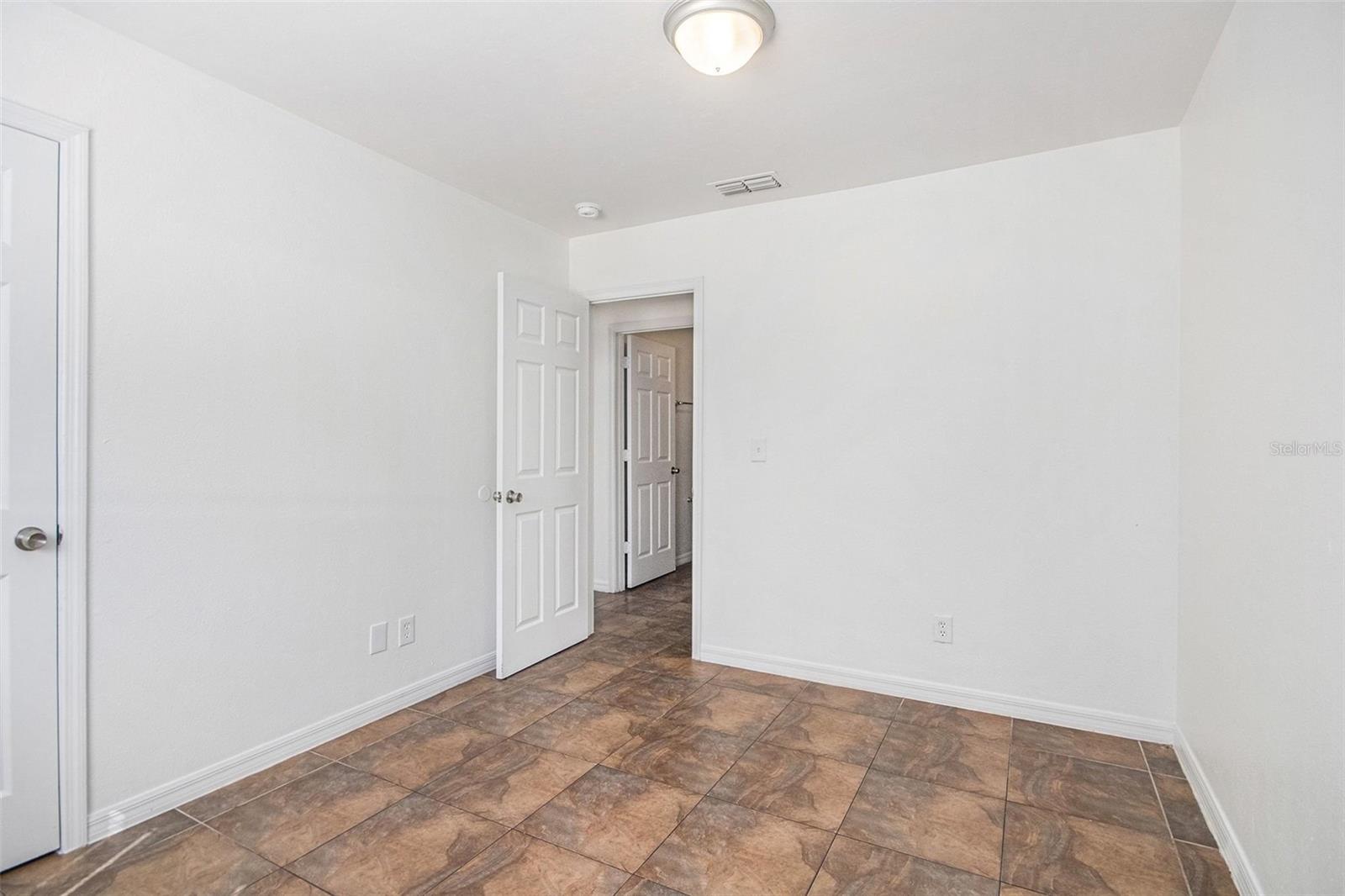 Image 19 of 28 For 2971 Pioneer Street