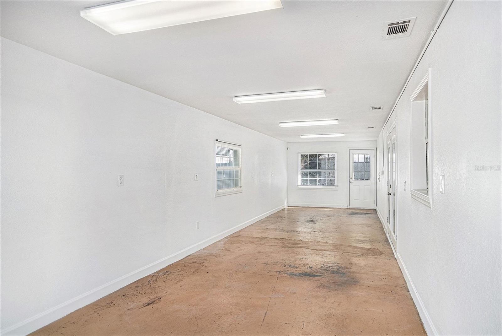 Image 25 of 28 For 2971 Pioneer Street