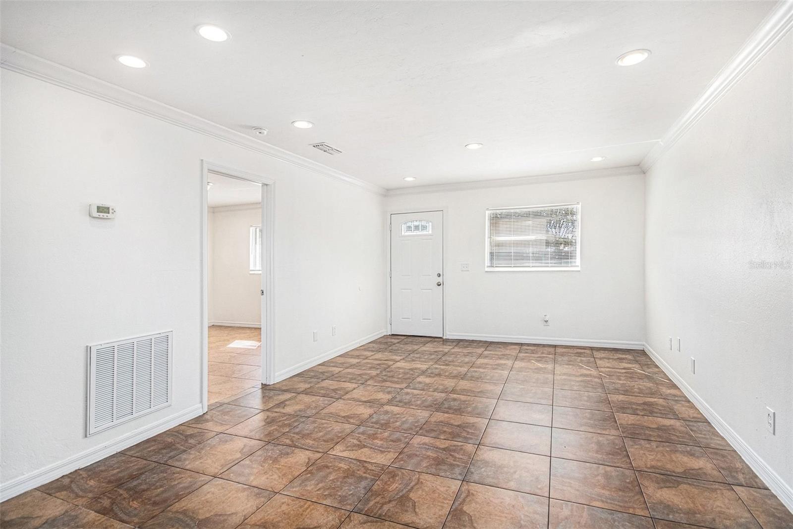 Image 5 of 28 For 2971 Pioneer Street