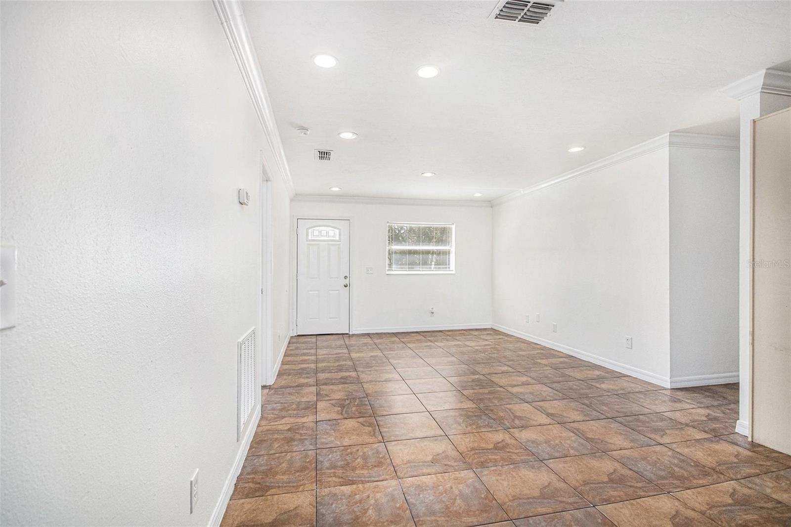 Image 7 of 28 For 2971 Pioneer Street