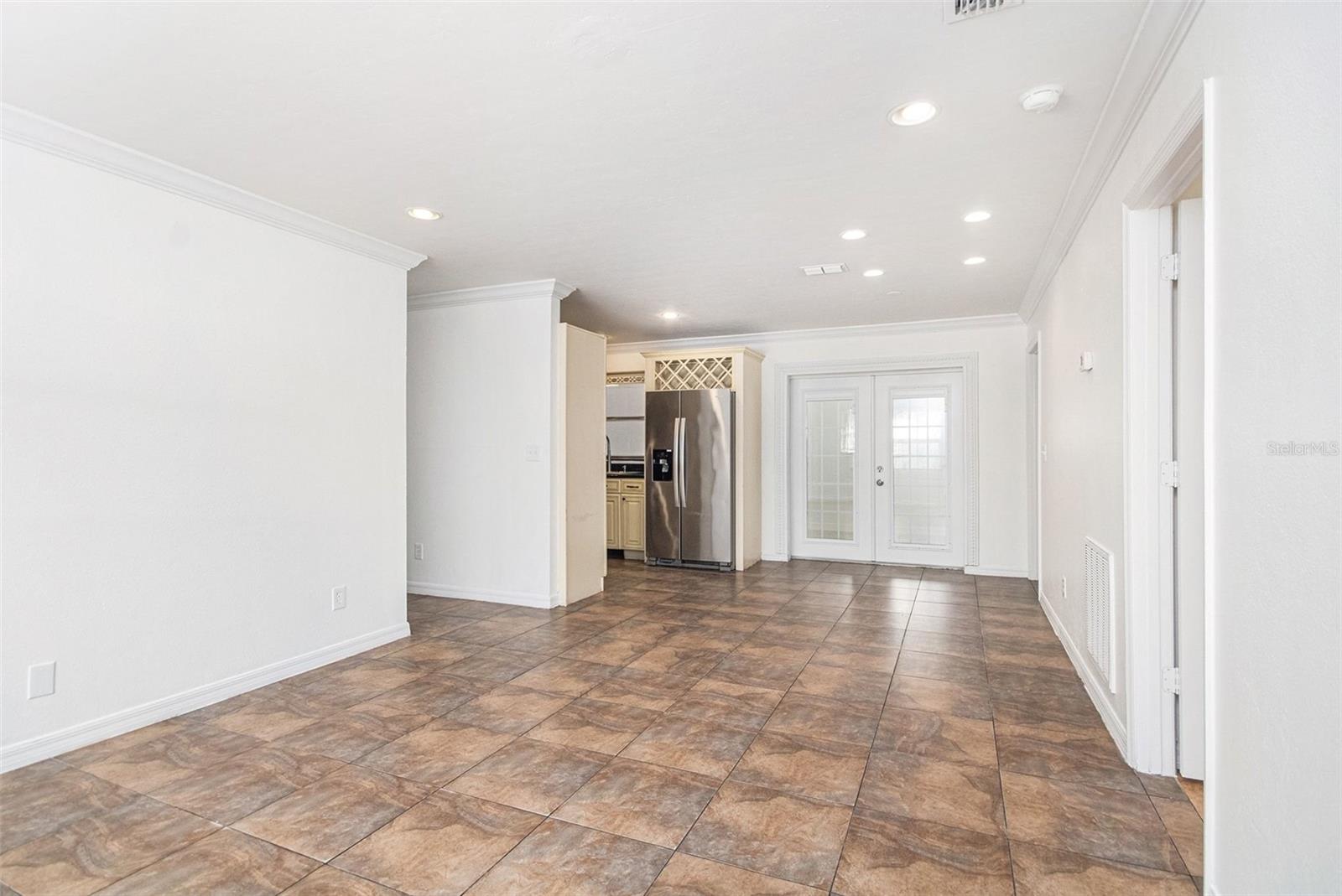 Image 8 of 28 For 2971 Pioneer Street