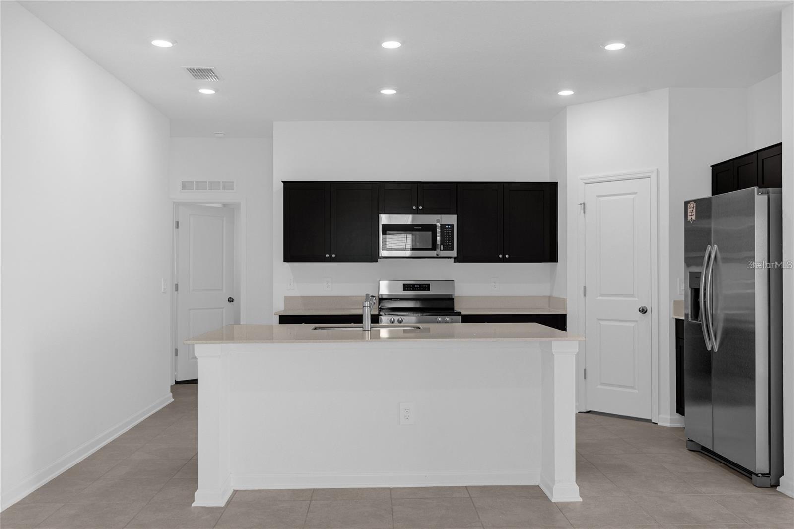 Image 4 of 26 For 269 Lawson Avenue