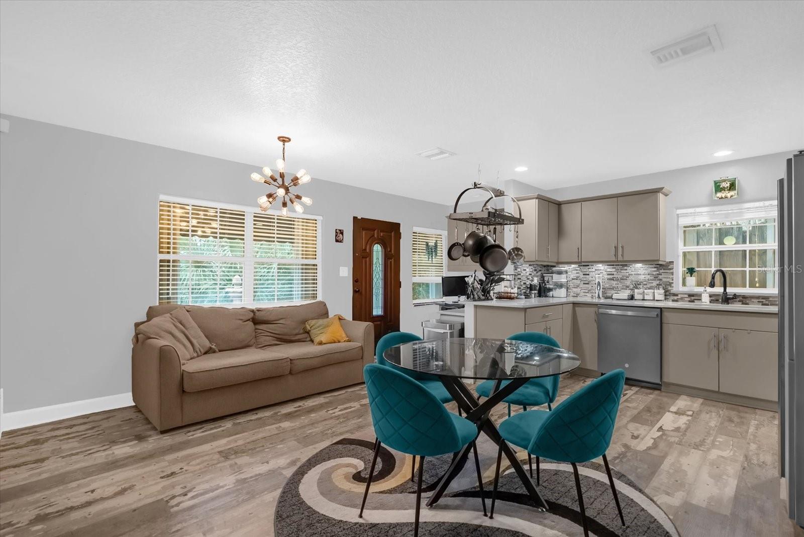 Image 4 of 23 For 107 Ivanhoe Boulevard