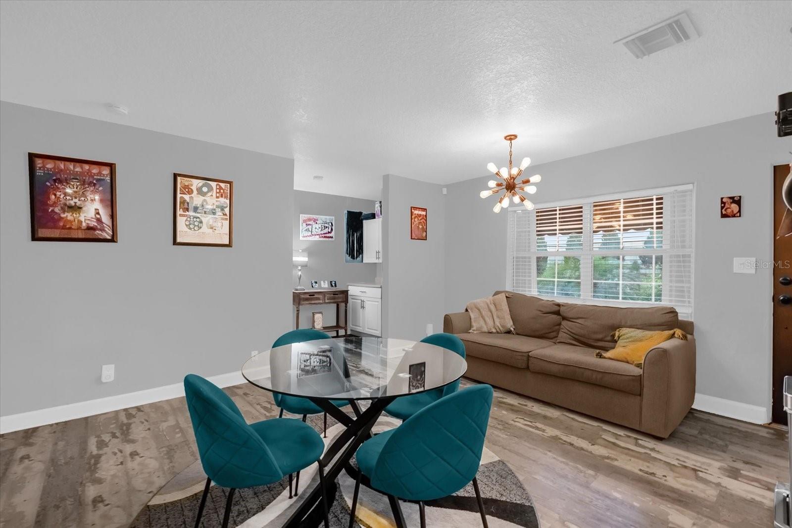 Image 6 of 23 For 107 Ivanhoe Boulevard