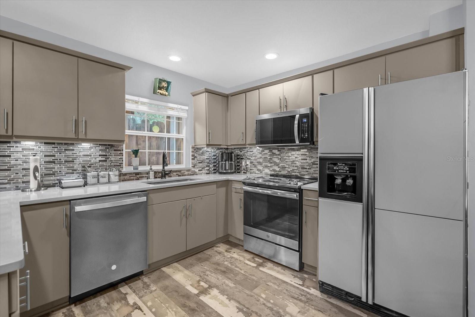 Image 9 of 23 For 107 Ivanhoe Boulevard