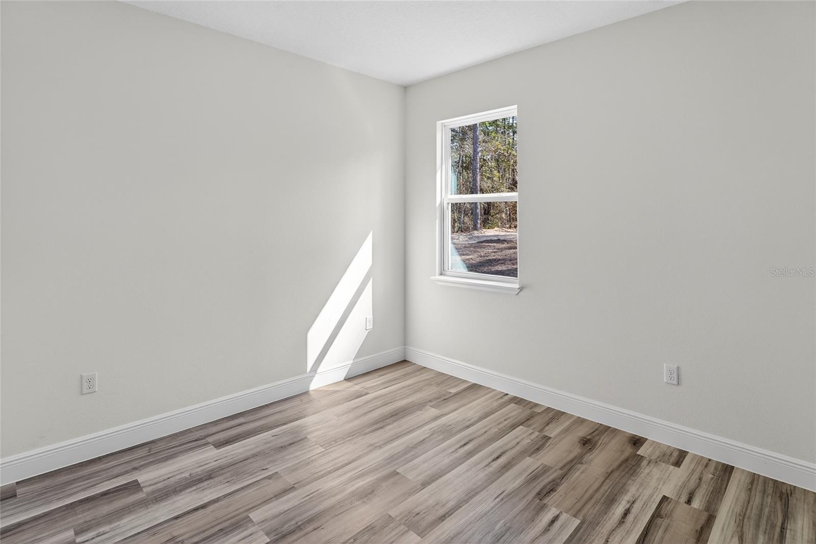 Image 16 of 24 For 7945 Janeaux Drive