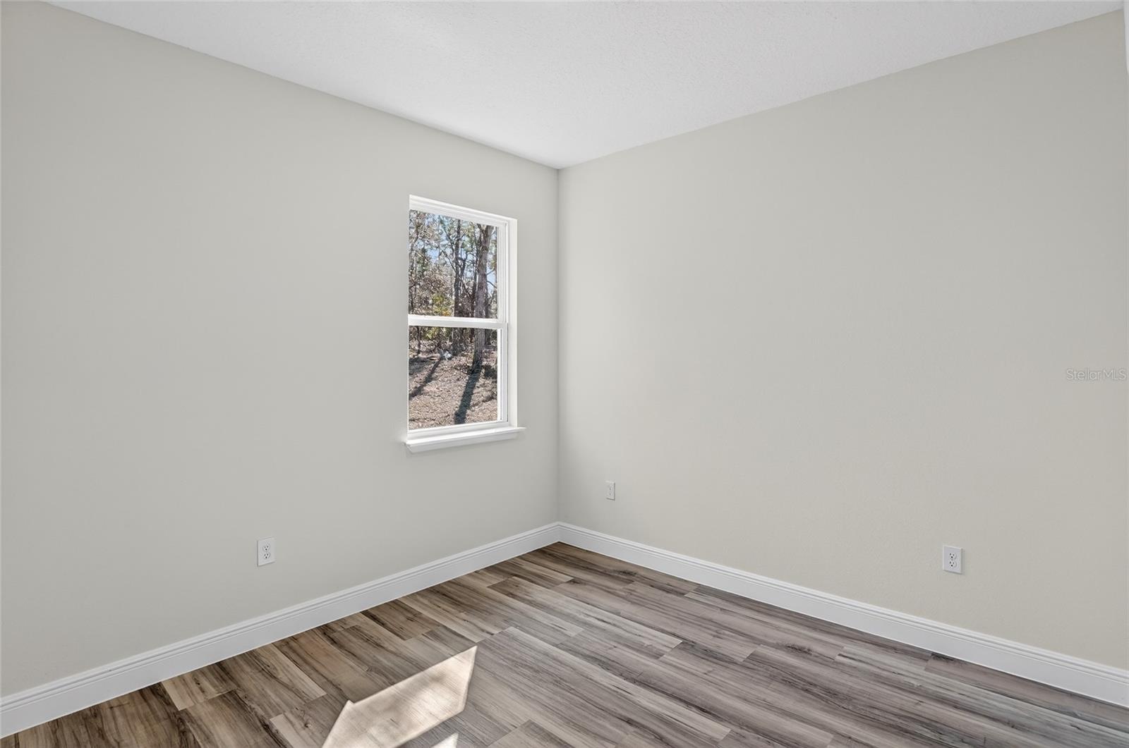 Image 17 of 24 For 7945 Janeaux Drive