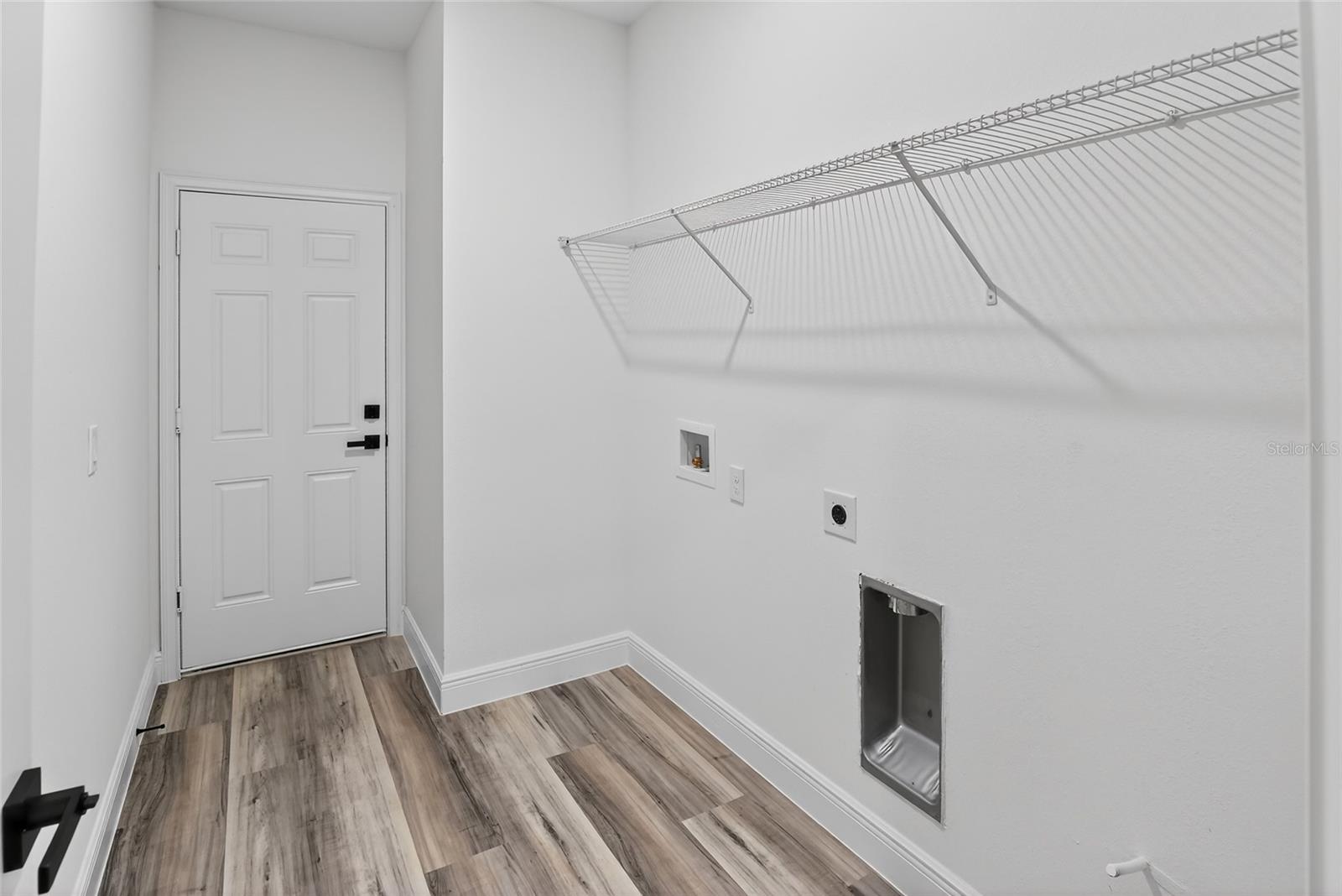 Image 20 of 24 For 7945 Janeaux Drive