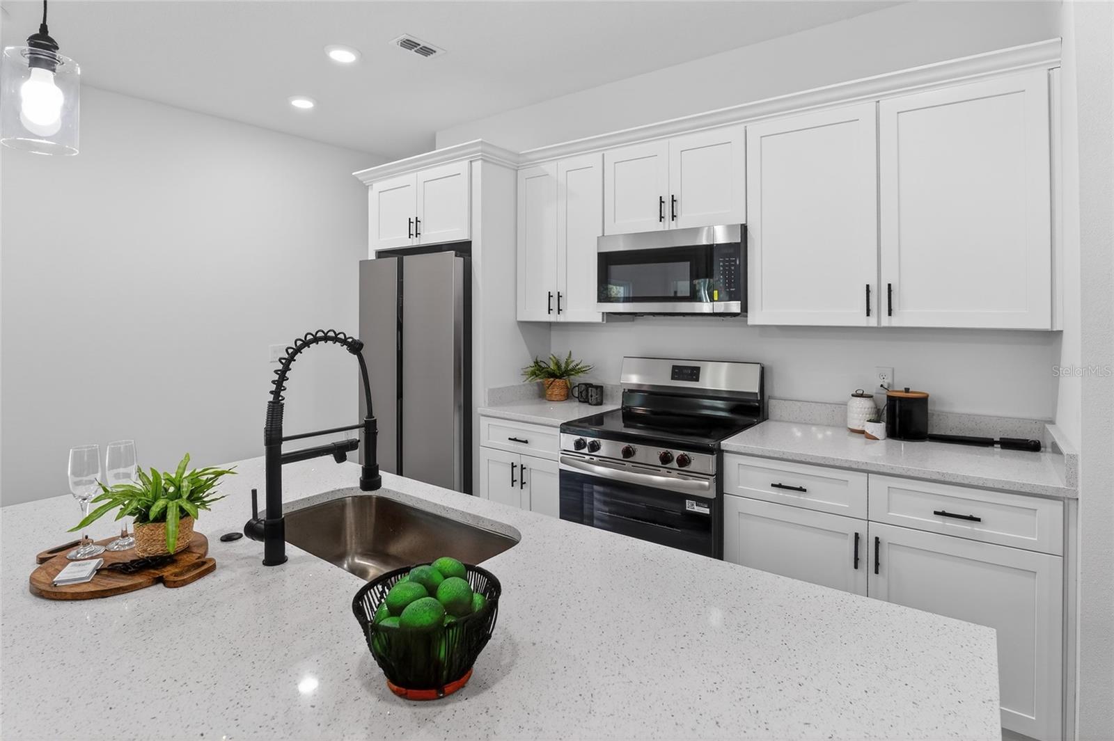 Image 5 of 24 For 7945 Janeaux Drive